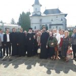 Parohia „Sfinţii Trei Ierarhi” din Bacău în pelerinaj la hramul Bisericii „Sfinții și Drepții Dumnezeiești Părinți Ioachim și Ana” din municipiul Roman