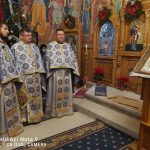 Moş Crăciun a împăţit daruri de Naşterea Domnului în Parohia „Sf. Trei Ierarhi” Moş Crăciun a împăţit daruri de Naşterea Domnului în Parohia „Sf. Trei Ierarhi”